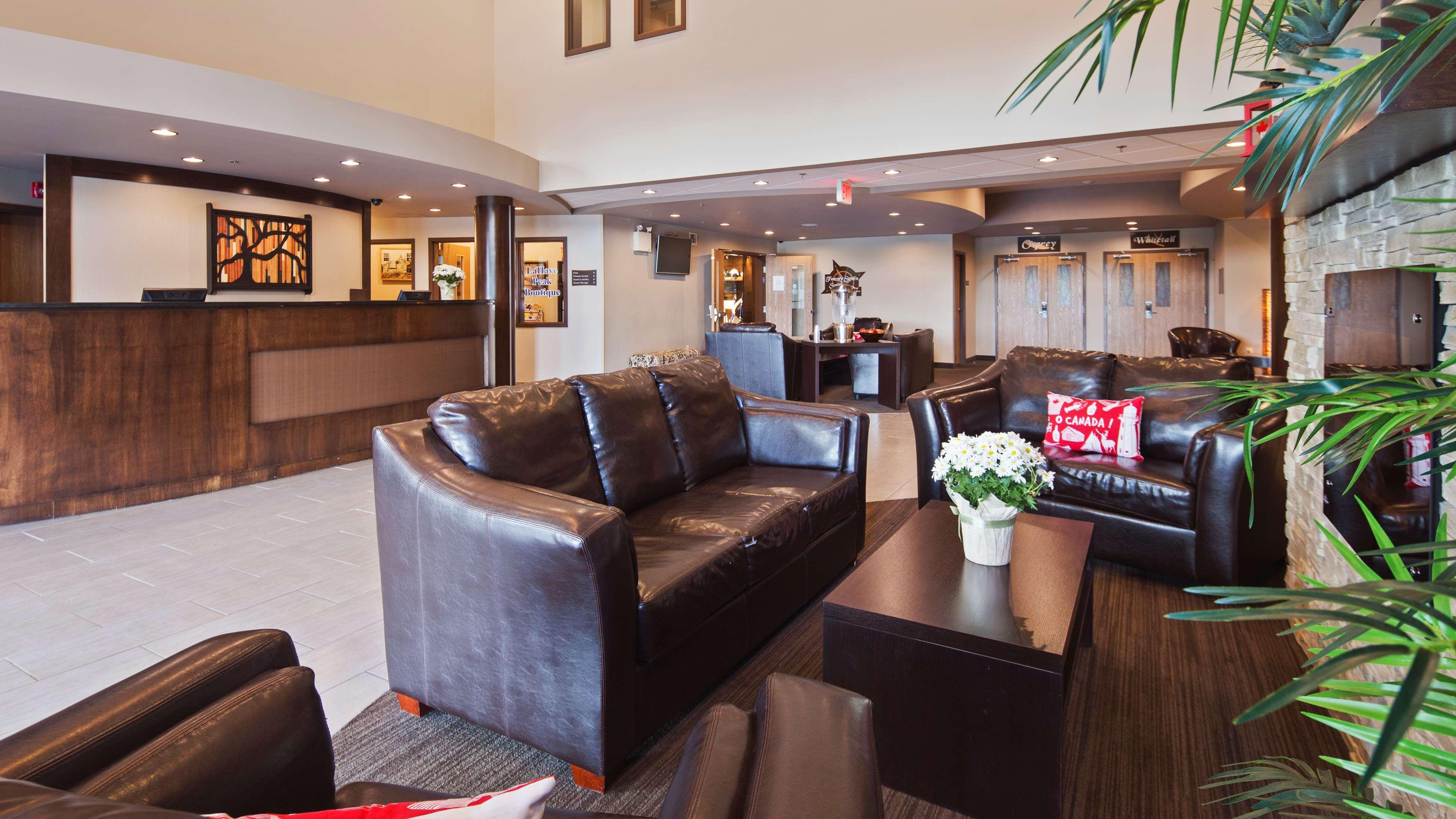 Western & Convention Centre 4*
